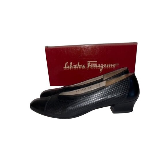 Salvatore Ferragamo Leather Block Heel Pumps Size 7.5 Black Textured & Patent Le - Picture 2 of 7
